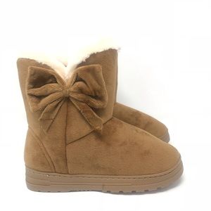 Beige Bow Warm Soft Fuzzy Boots 5.5 faux fur